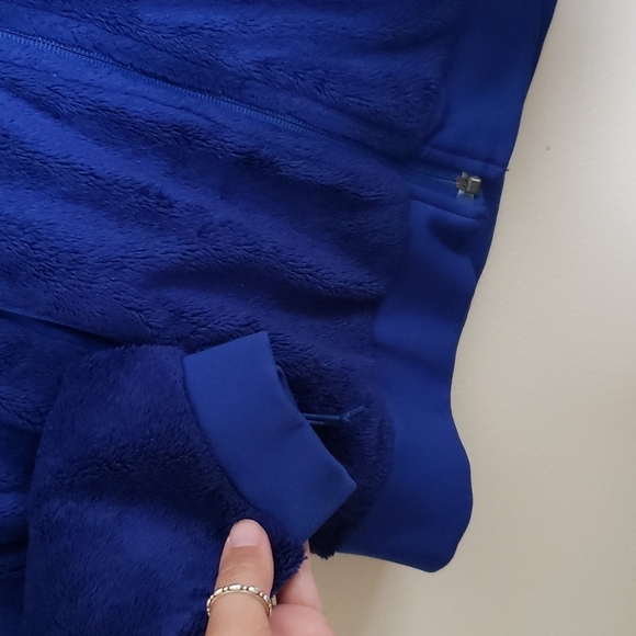 The North Face blue zip up fuzzy, teddy, fleece, gorpcore, women's size small. - Picture 8 of 10